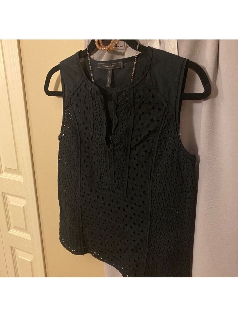 BCBG Eyelet Sleeveless Top. XS